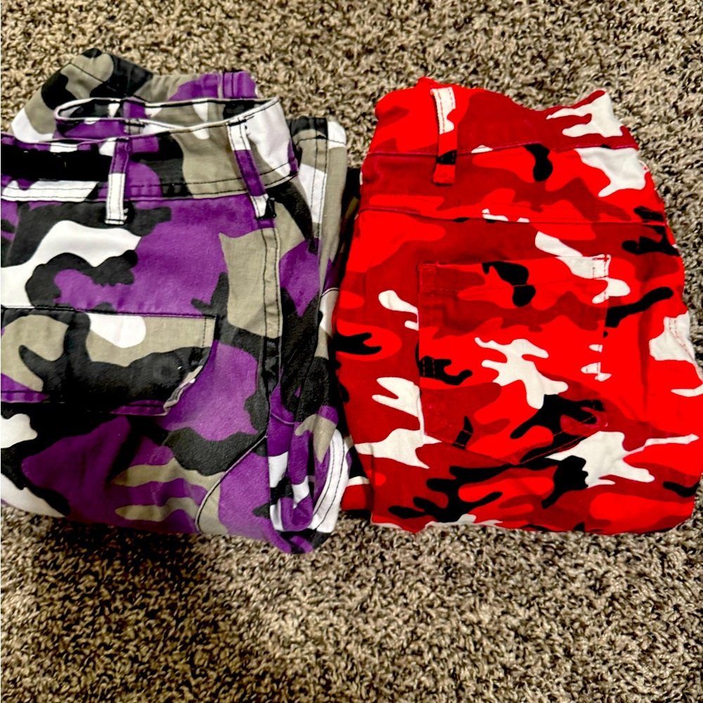 2 Pack Small Camo Cargo pants women’s!